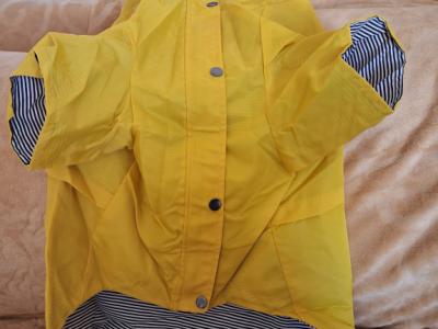 2 neue gelbe Wind/Regenjacken zu verkaufen