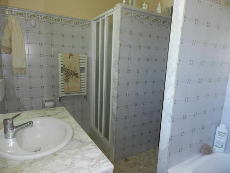 3 stöckiges Chalet mit Ölheizung, Pool in 1. Linie der Bucht Cala Marsal- PC -- CH 40a