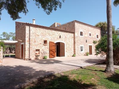 AB NOV 24 frei: Grosse Finca mit Pool und Heizung bei Portocolom-- F 195