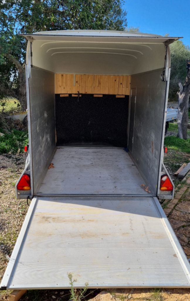 Anhänger/ Container- VERMIETUNG