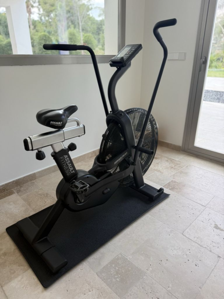 AssaultBike Pro - Professional AirBike / CrossFit Bike / HIIT - Top condition