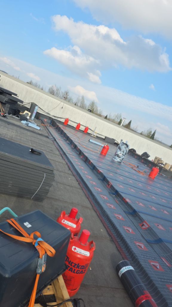 Dach- und Fassadenhandwerker mit über 22 Jahren Erfahrung jetzt fest auf der Insel