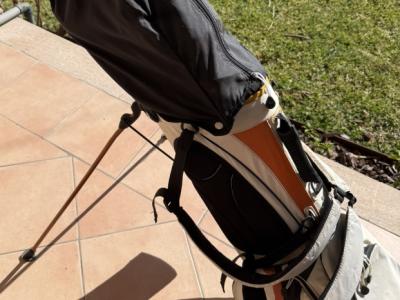 Damen-Golftasche mit komplettem Schlägersatz inkl. diverse Driver
