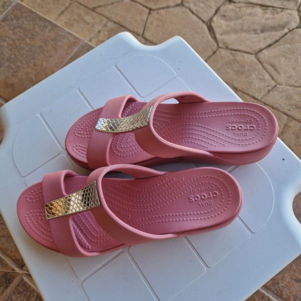 Elegant Crocs, Brand New Size W9