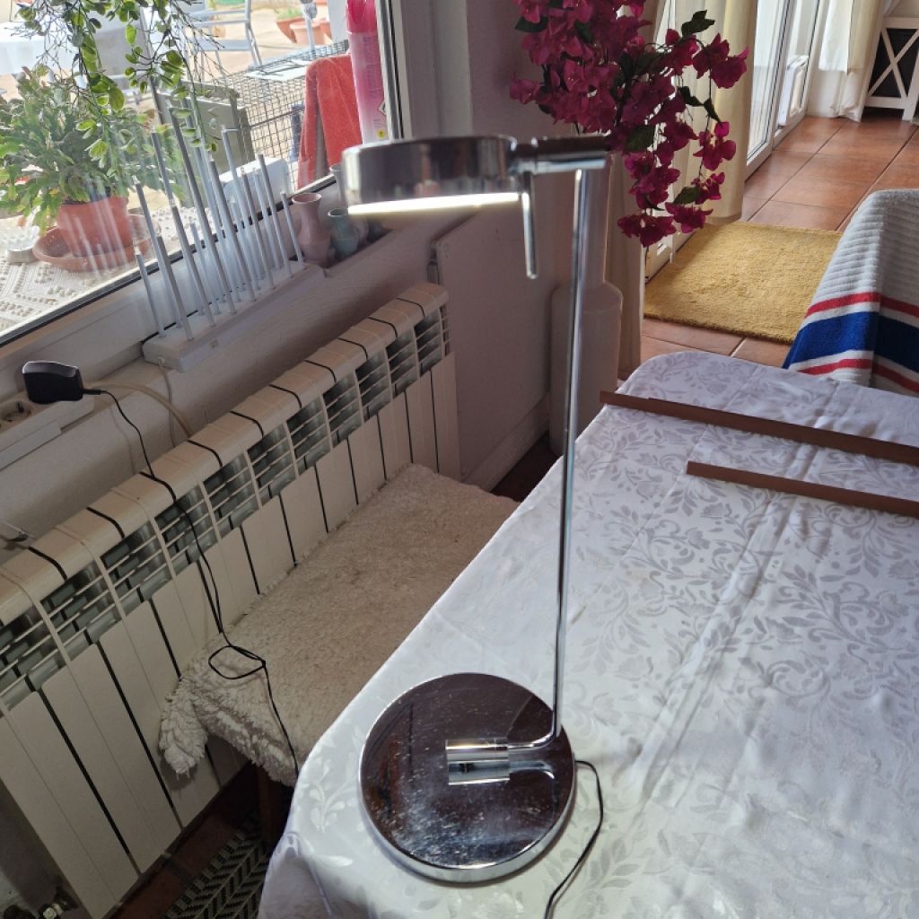 Elegante LED Schreibtischlampe