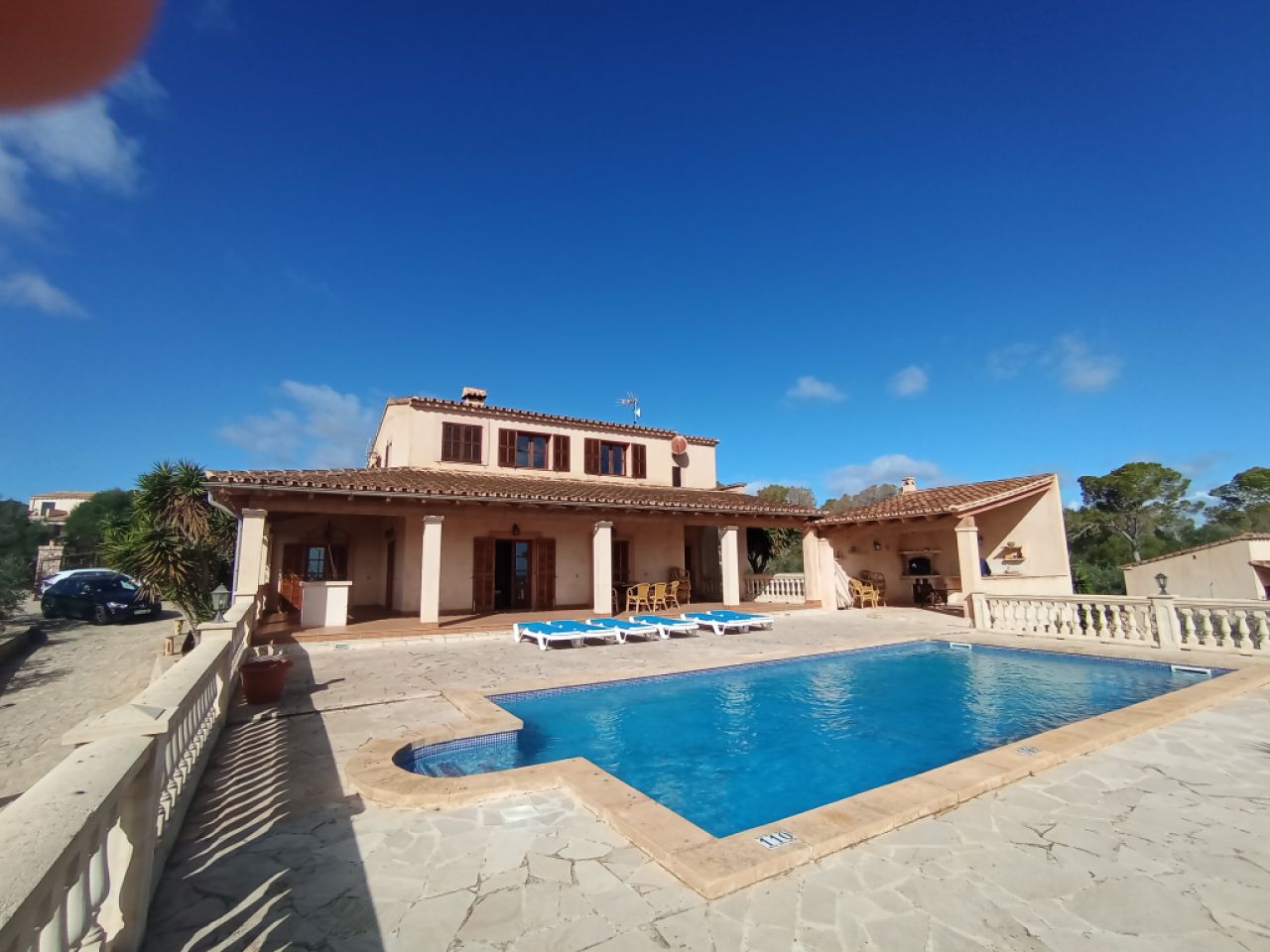 Enorme teilmöblierte FInca mit Ölheizung, Pool und Meerblick bei Porto Colom--- F 181