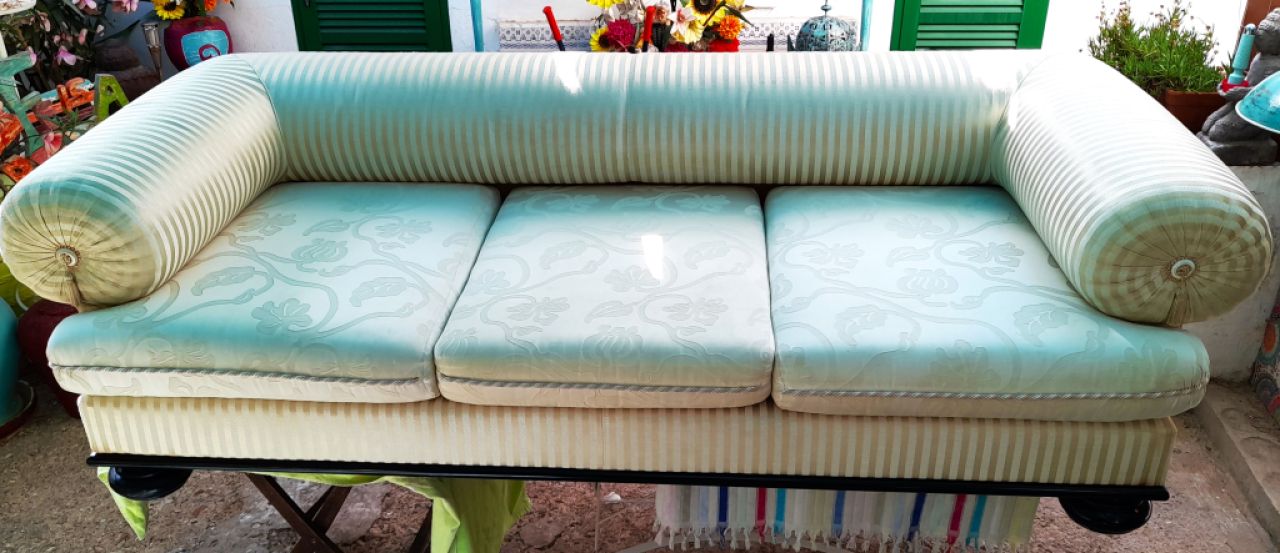 Gigantisches Sofa