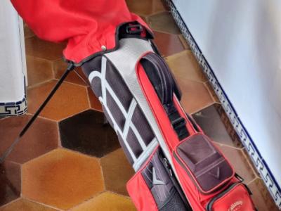 Golf-Komplettpaket-Set: Golfausrüstungspaket mit Driver, Hölzern, Eisen, Putter und Standbag