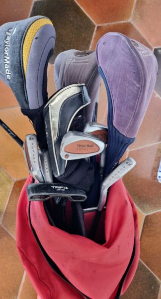 Golf-Komplettpaket-Set: Golfausrüstungspaket mit Driver, Hölzern, Eisen, Putter und Standbag
