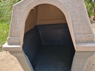 Große Hundehütte, sehr stabil