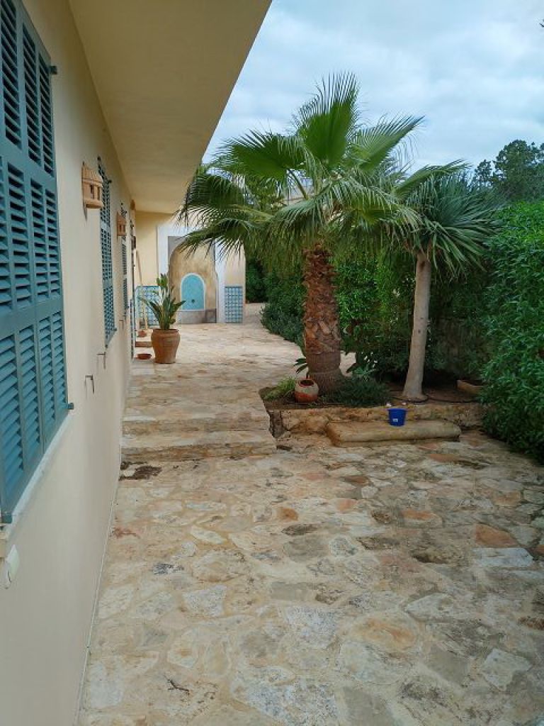 Grosses und in guter Lage liegendes Chalet an der S Almunia -- Santanyi --- CH 64