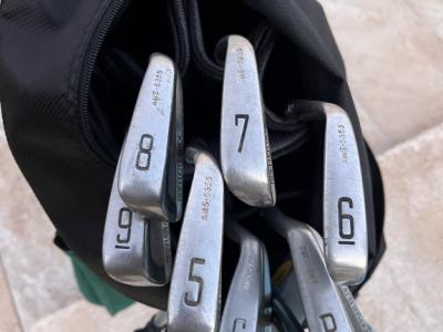Herren Golfset mit Schlägersatz z.t. Callaway und Bällen