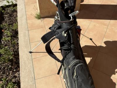 Herren-Golftasche mit komplettem Schlägersatz inkl. diverse Driver