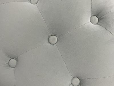 Hocker mit Stoffbezug