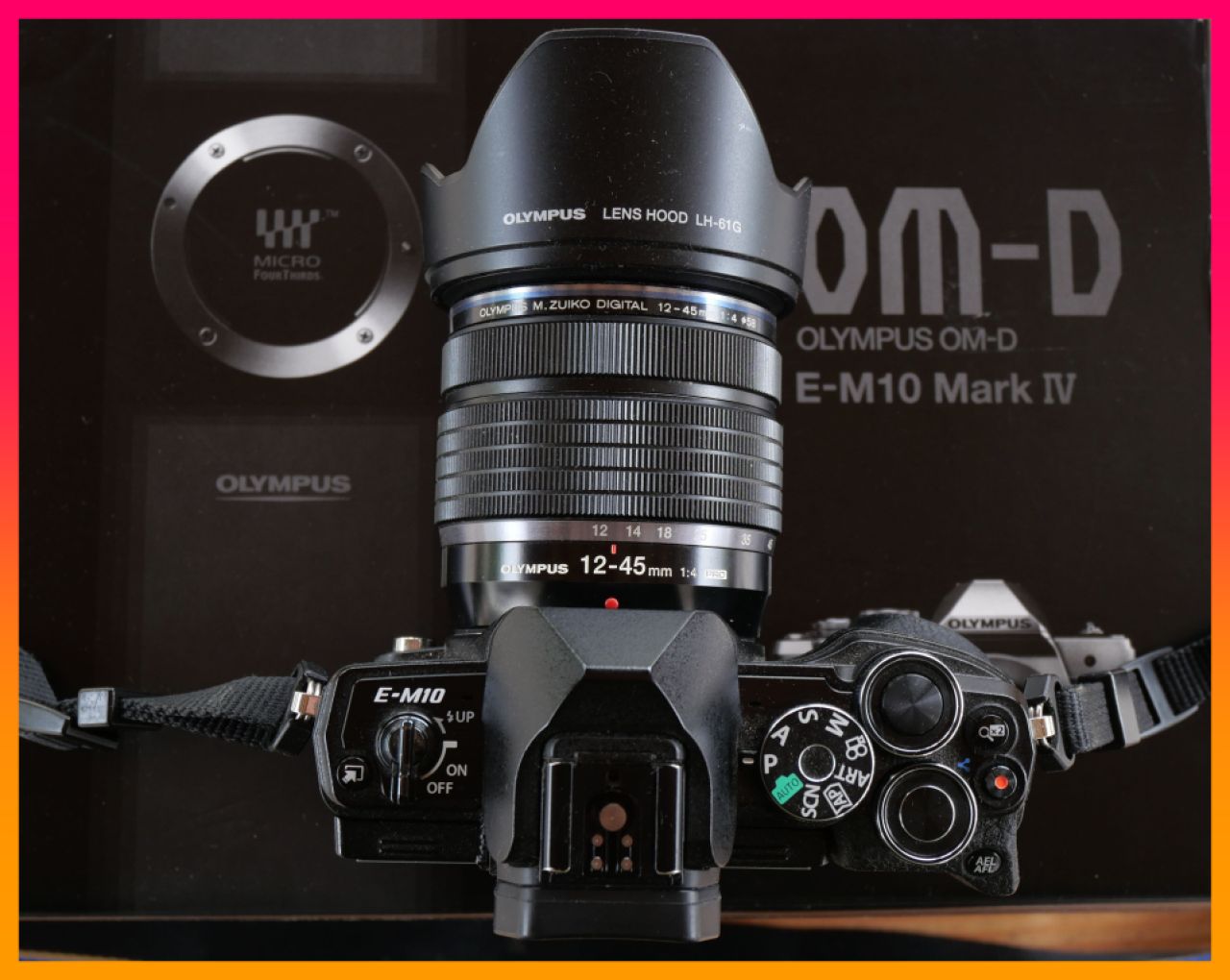 Kamera. Olympus OM-D E-M10 Mk IV mit Olympus 12-45 f4 Pro Objektiv