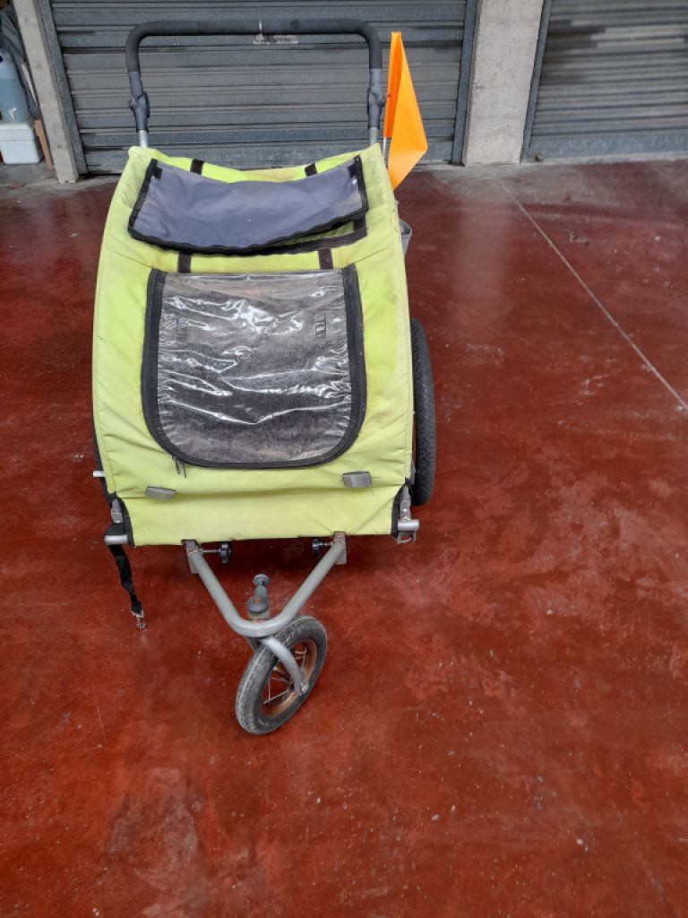 Kinderanhänger oder Tier-Anhänger