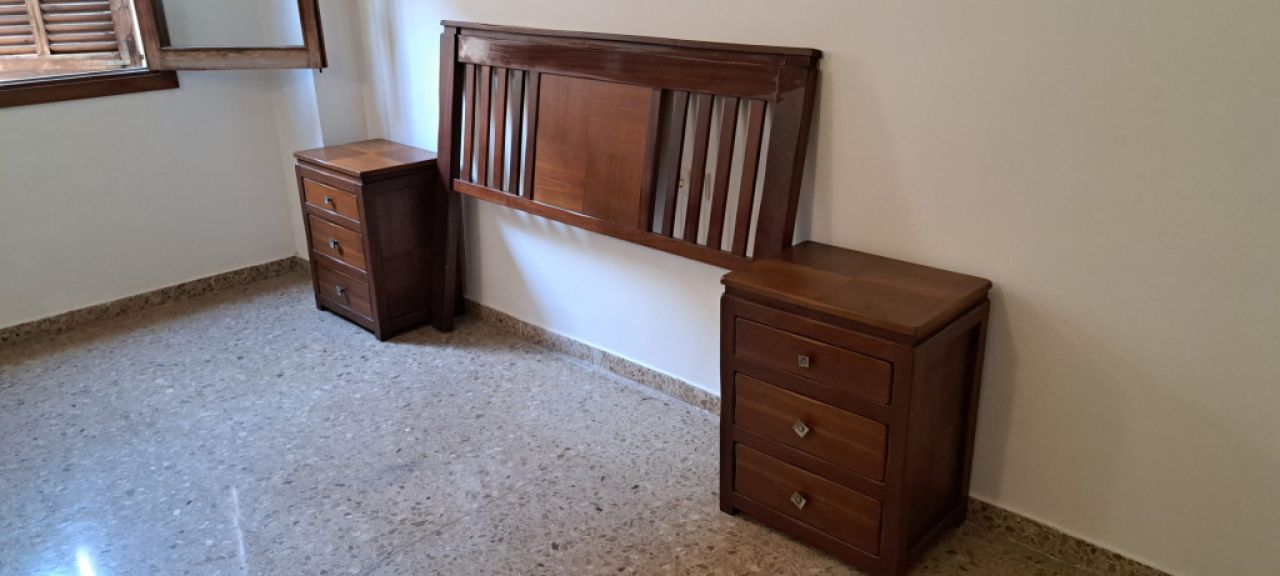 Nachttische und Kopfteil für 150-cm-Bett