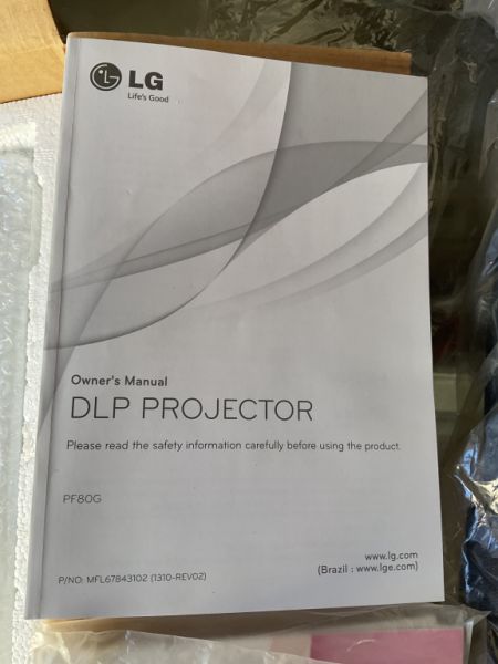 neuer LG DPL Projektor PF80G