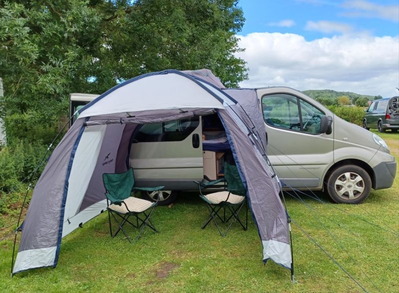 Renault Trafic  DCi 115 mit Campervan Zulassung Spanien Kilometerstand NUR 85.350Km (ein Eigner)