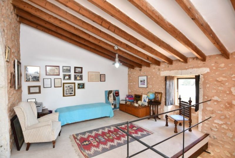 Restaurierte 2 Etagenfinca - typisch mallorquin - mit kleinem Grundstück bei Felanitx --- F 165 VK