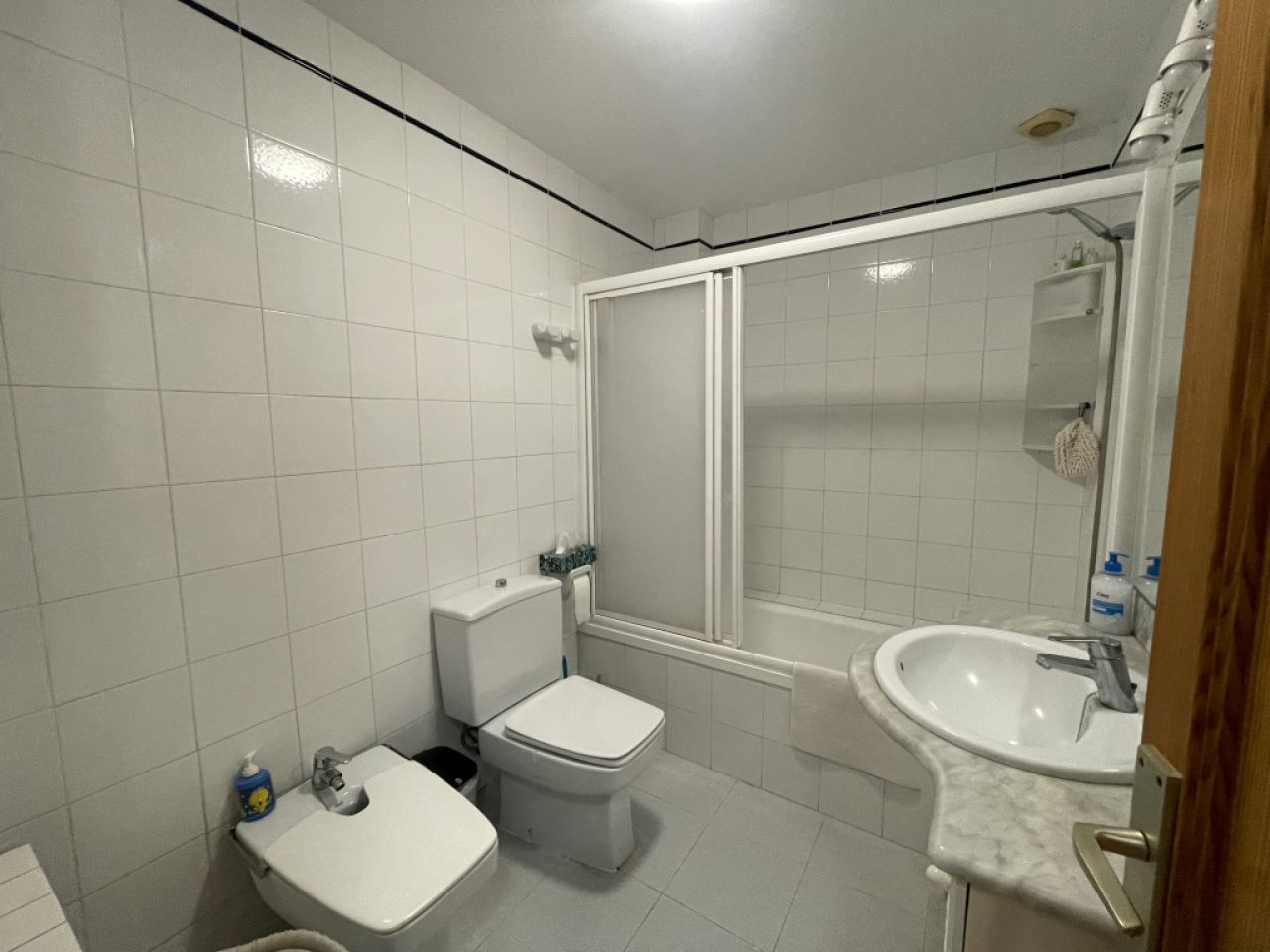 SAISON: Parterreapartment mit Pool und AC, Kamin in 1. Linie der Küste von Porto Colom -- AP 159 T