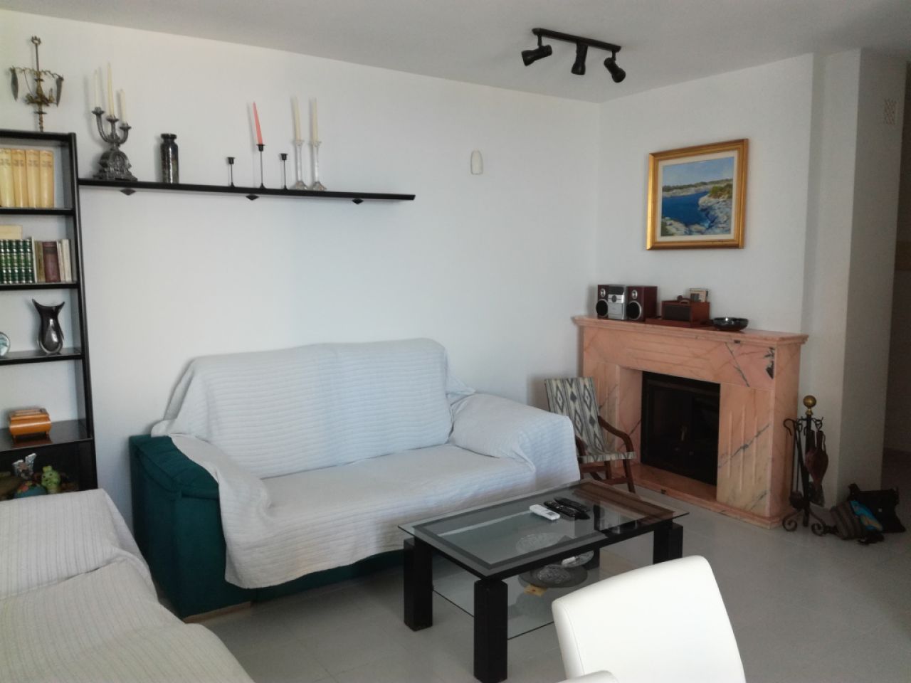 SAISON: Parterreapartment mit Pool und AC, Kamin in 1. Linie der Küste von Porto Colom -- AP 159 T