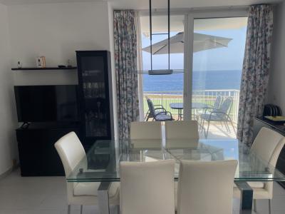 SAISON: Parterreapartment mit Pool und AC, Kamin in 1. Linie der Küste von Porto Colom -- AP 159 T