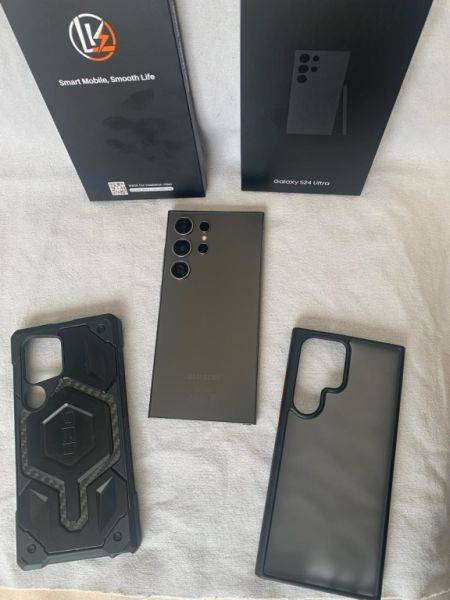 Samsung Galaxy S24 Ultra 512 GB Titanium Black (OVP, Vodafone-Refurbished + 2 Premium-Hüllen)