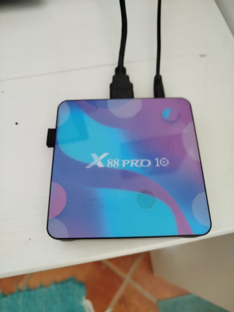 Samsung TV Fernseher 32 Zoll inclusive X 88 Pro10 Internet Receiver