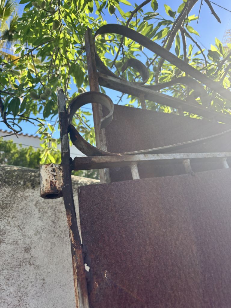 Schwere Eisentore 2 Stück 2 x 1,80m