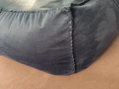 Sitzkissen aus Samt mit Styropor-Füllung