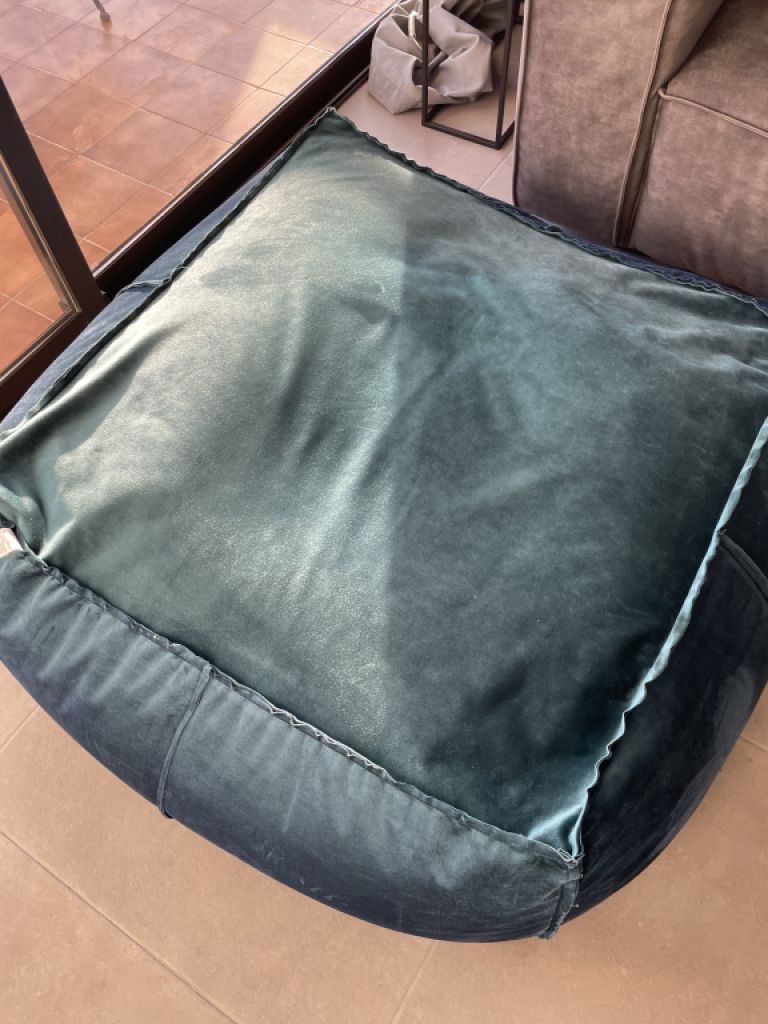 Sitzkissen aus Samt mit Styropor-Füllung