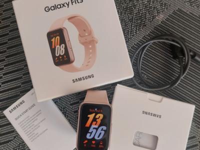 Smart Watch/Galaxy Fit 3 new/ original packaging