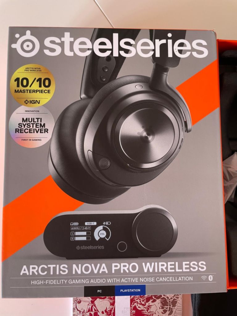 Steelseries Arctis Nova Pro Wireless for PC & PlayStation