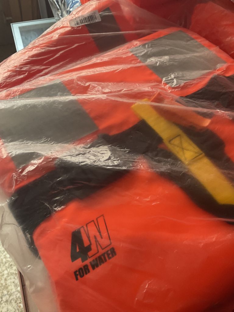 verschiedene Schwimmwesten