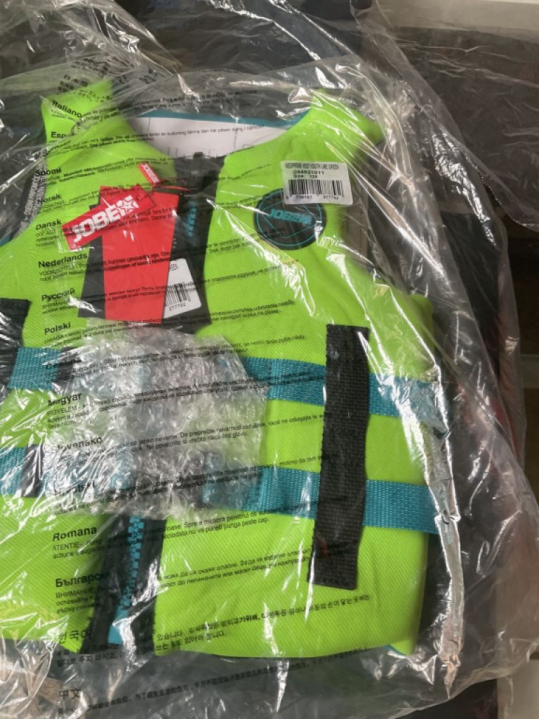 verschiedene Schwimmwesten