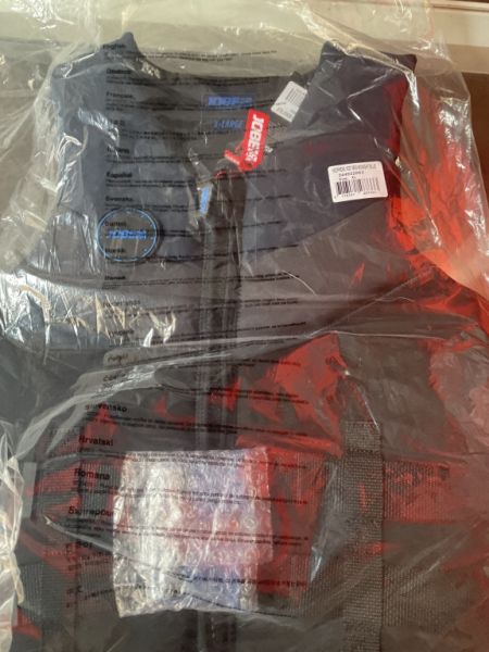 verschiedene Schwimmwesten