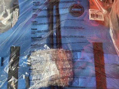 verschiedene Schwimmwesten