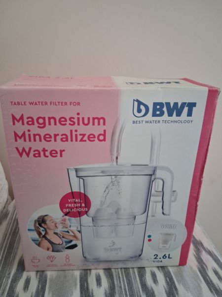 Wasserfilter weiß N E U, 2,6 Liter , Filter 1,4 Liter
