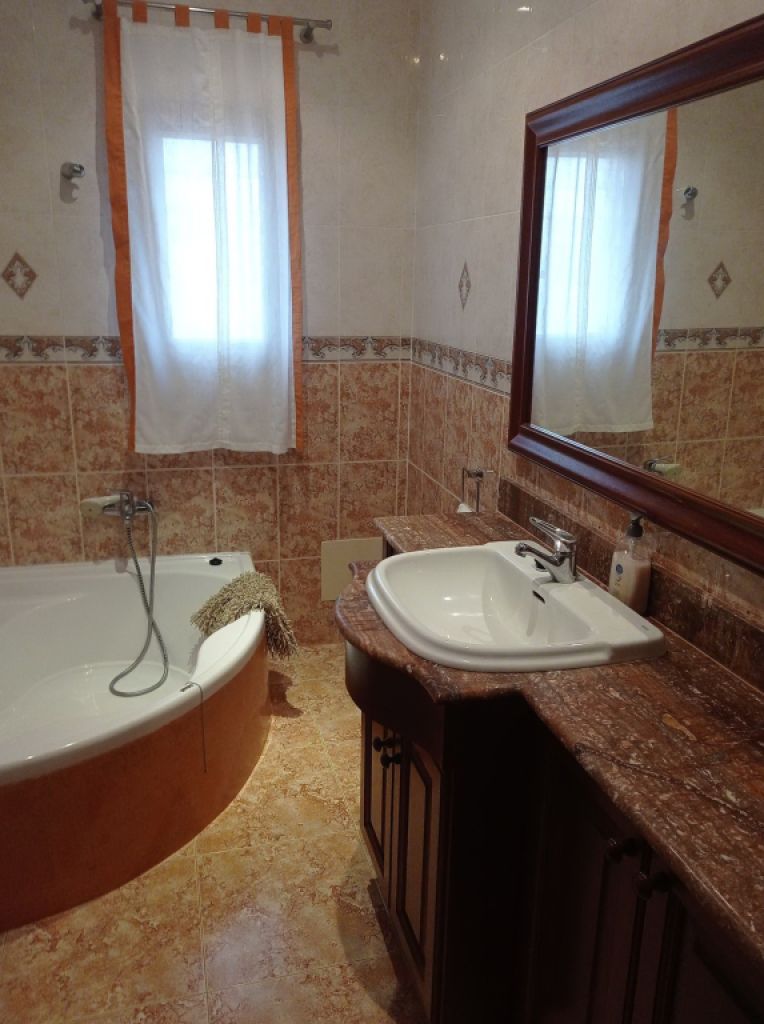 WINTER: Ebenerdiges Chalet mit Garten und AC in San Joan--- CH 43 WT