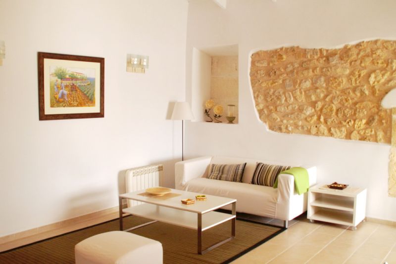 WINTER: Ground floor modern cottage near Manacor --- F 250 c WT