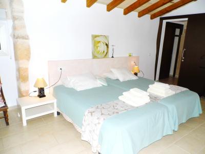 WINTER: Ground floor modern cottage near Manacor --- F 250 c WT