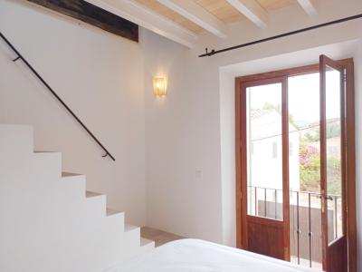 WINTER: Gepflegtes und saniertes Dorfhaus mit Innenhof in Cas Concos --- DH 66 WT