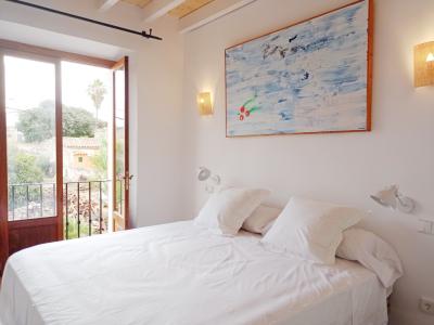 WINTER: Gepflegtes und saniertes Dorfhaus mit Innenhof in Cas Concos --- DH 66 WT