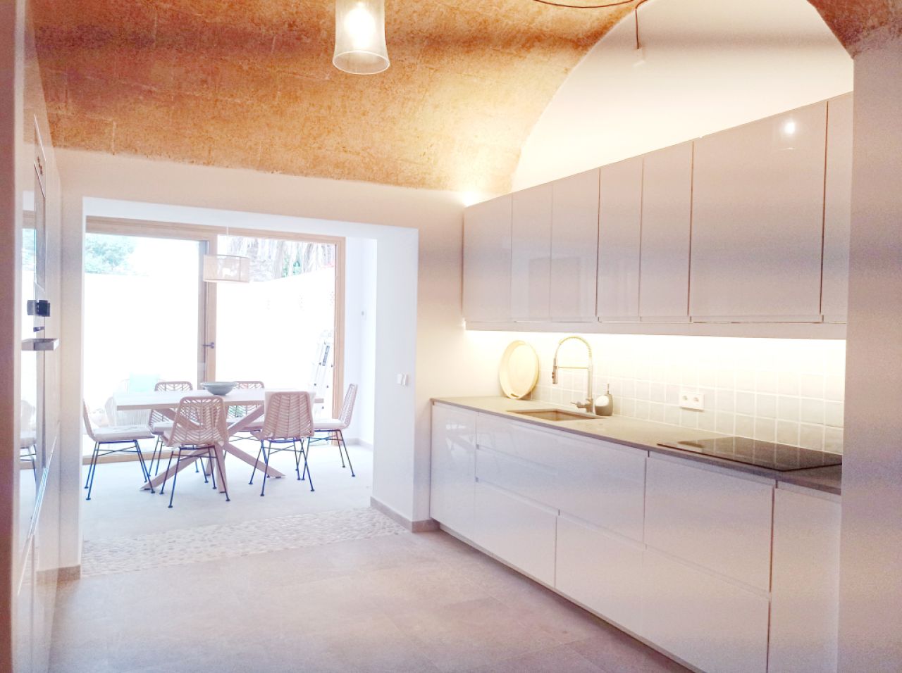 WINTER: Gepflegtes und saniertes Dorfhaus mit Innenhof in Cas Concos --- DH 66 WT