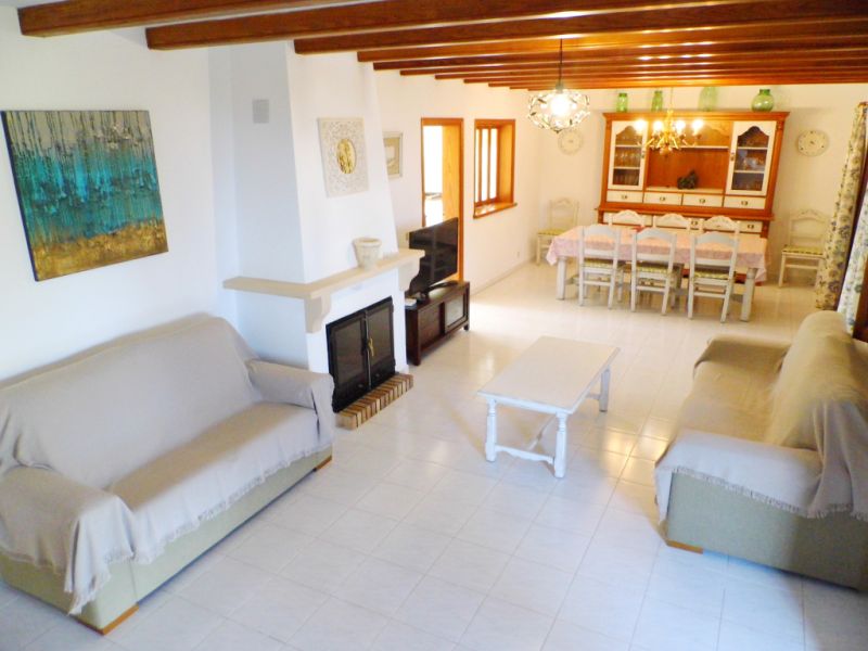 WInter: Schöne Finca mit Heizung und Meerblick bei S Horta --- F 12 WT