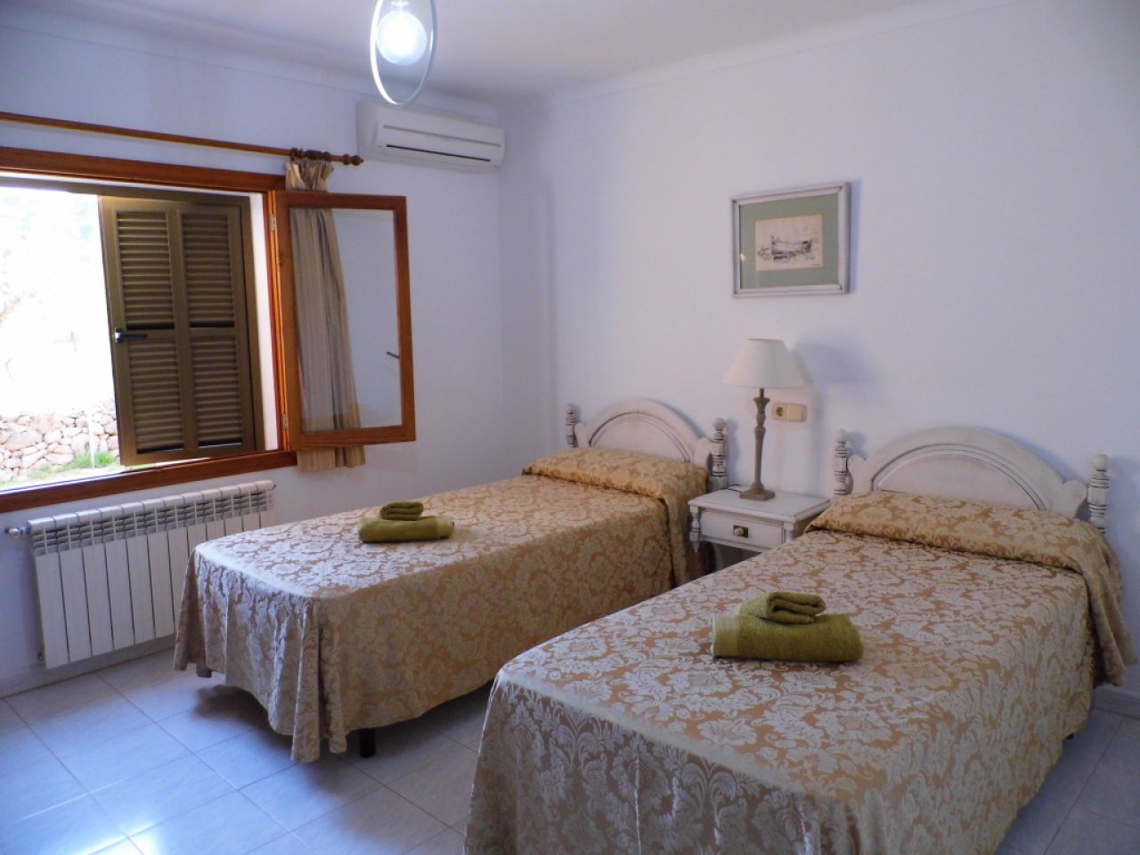 WInter: Schöne Finca mit Heizung und Meerblick bei S Horta --- F 12 WT