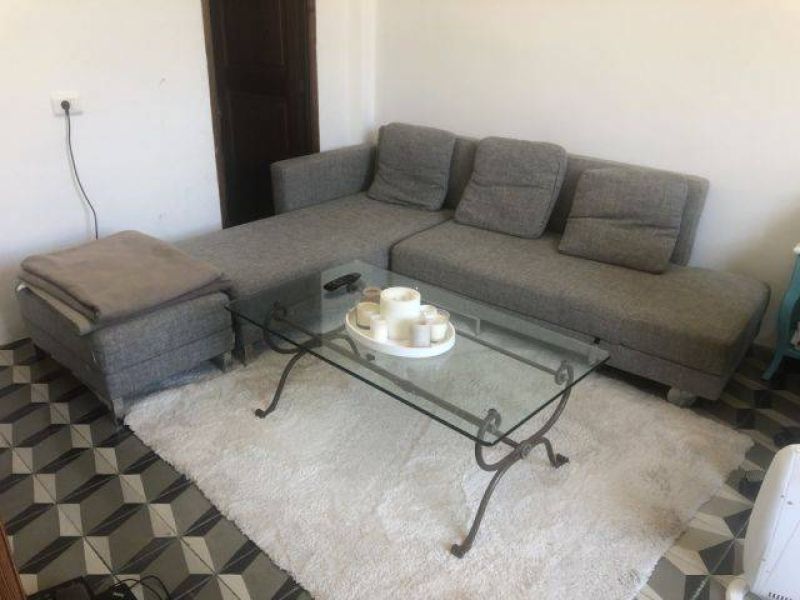 Wohnzimmer Couchtisch Eisengestell fingerdicke Glasplatte 120 x 50