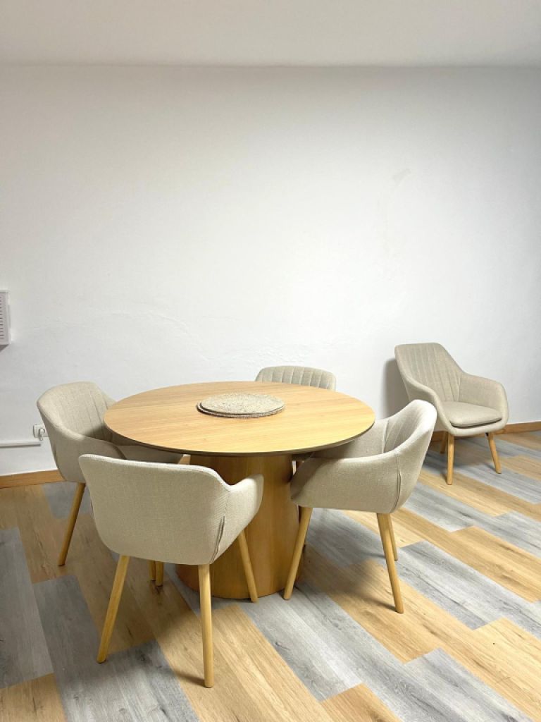 Zimmer in Campos zu vermieten für eine Frau